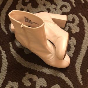 White ankle boots size 9